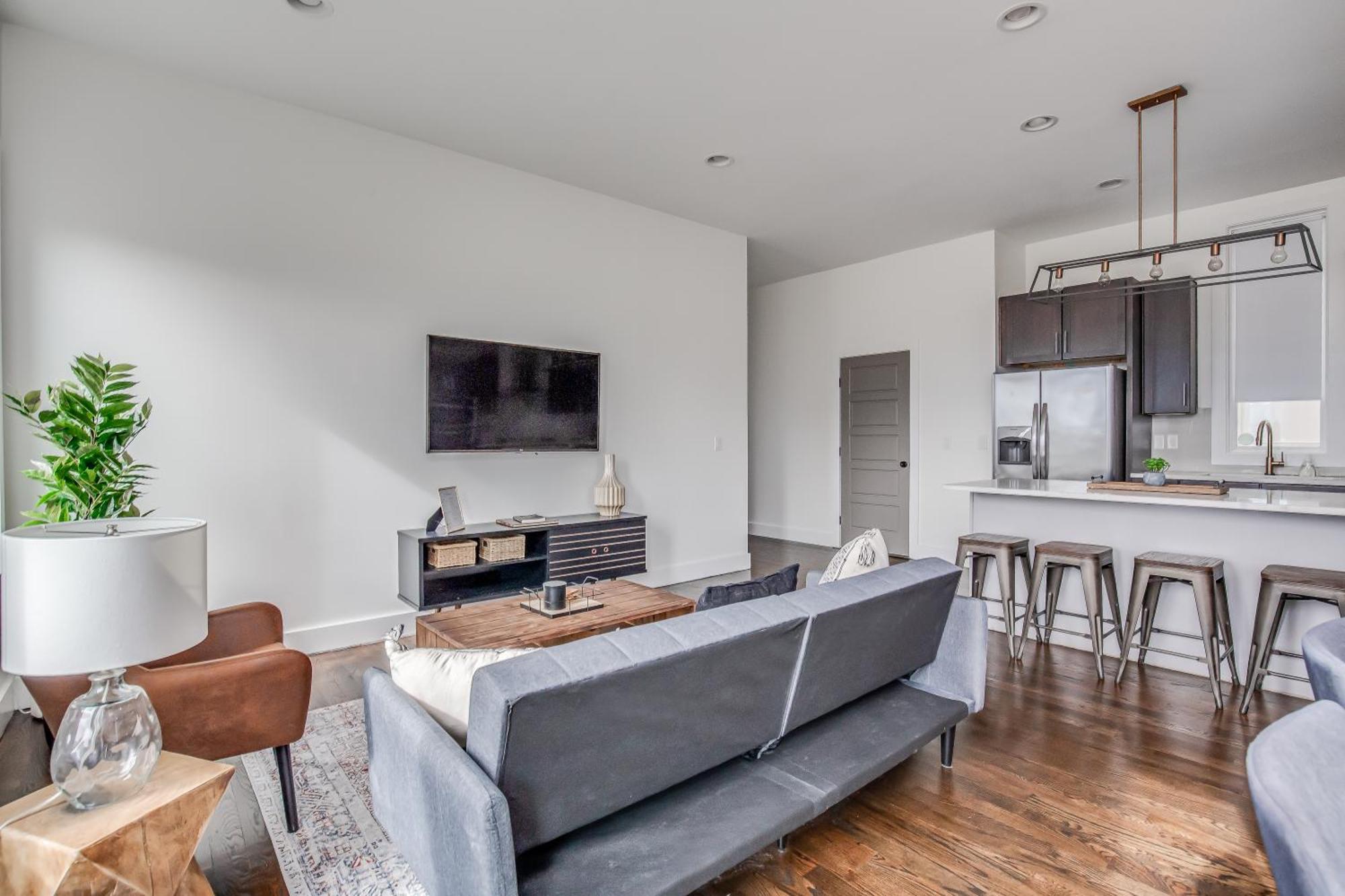 Whiskey House With Rooftop Golf, City Views! 8Min To Downtown! Sleeps 9! Нашвил Екстериор снимка