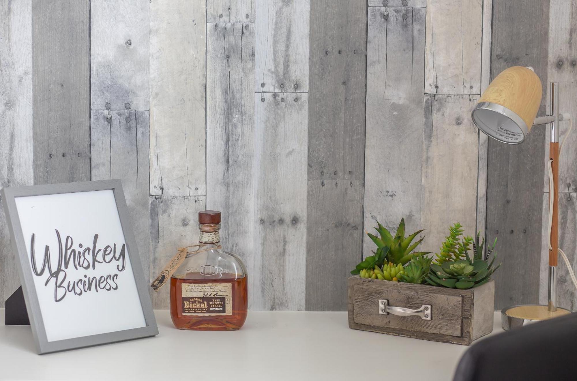 Whiskey House With Rooftop Golf, City Views! 8Min To Downtown! Sleeps 9! Нашвил Екстериор снимка