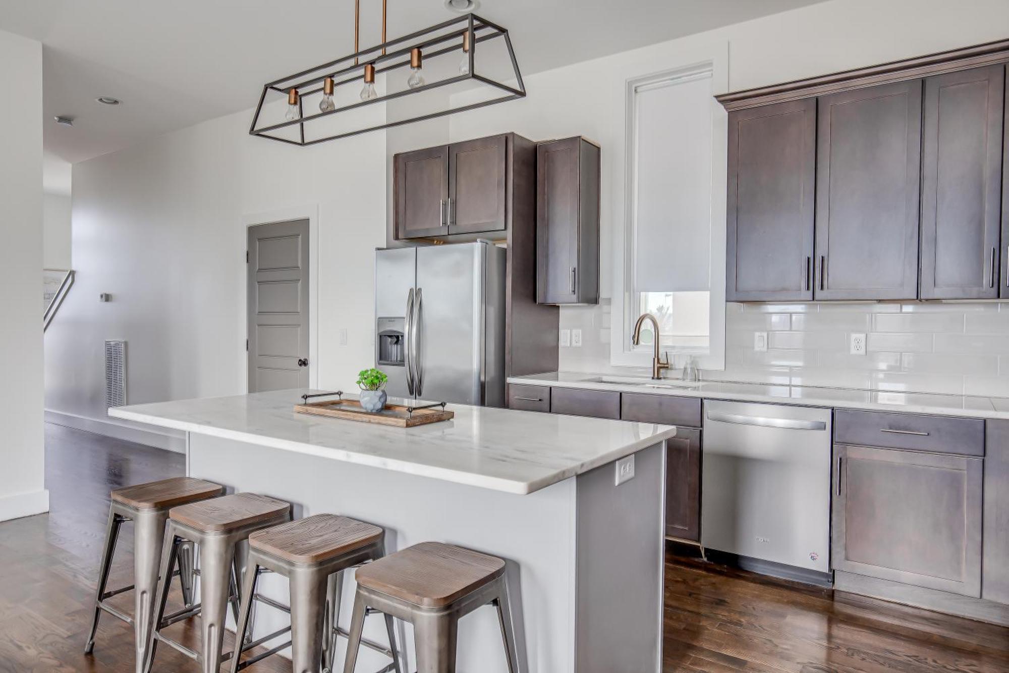 Whiskey House With Rooftop Golf, City Views! 8Min To Downtown! Sleeps 9! Нашвил Екстериор снимка