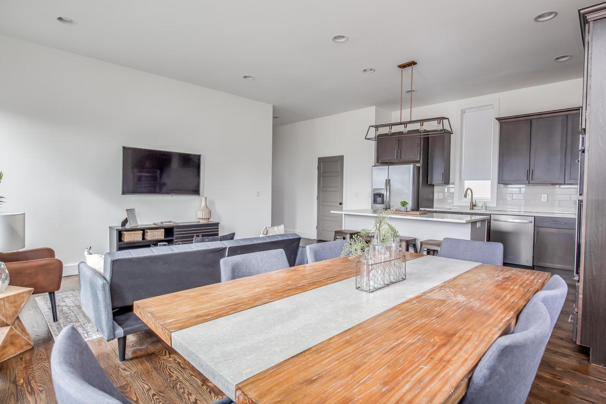 Whiskey House With Rooftop Golf, City Views! 8Min To Downtown! Sleeps 9! Нашвил Екстериор снимка