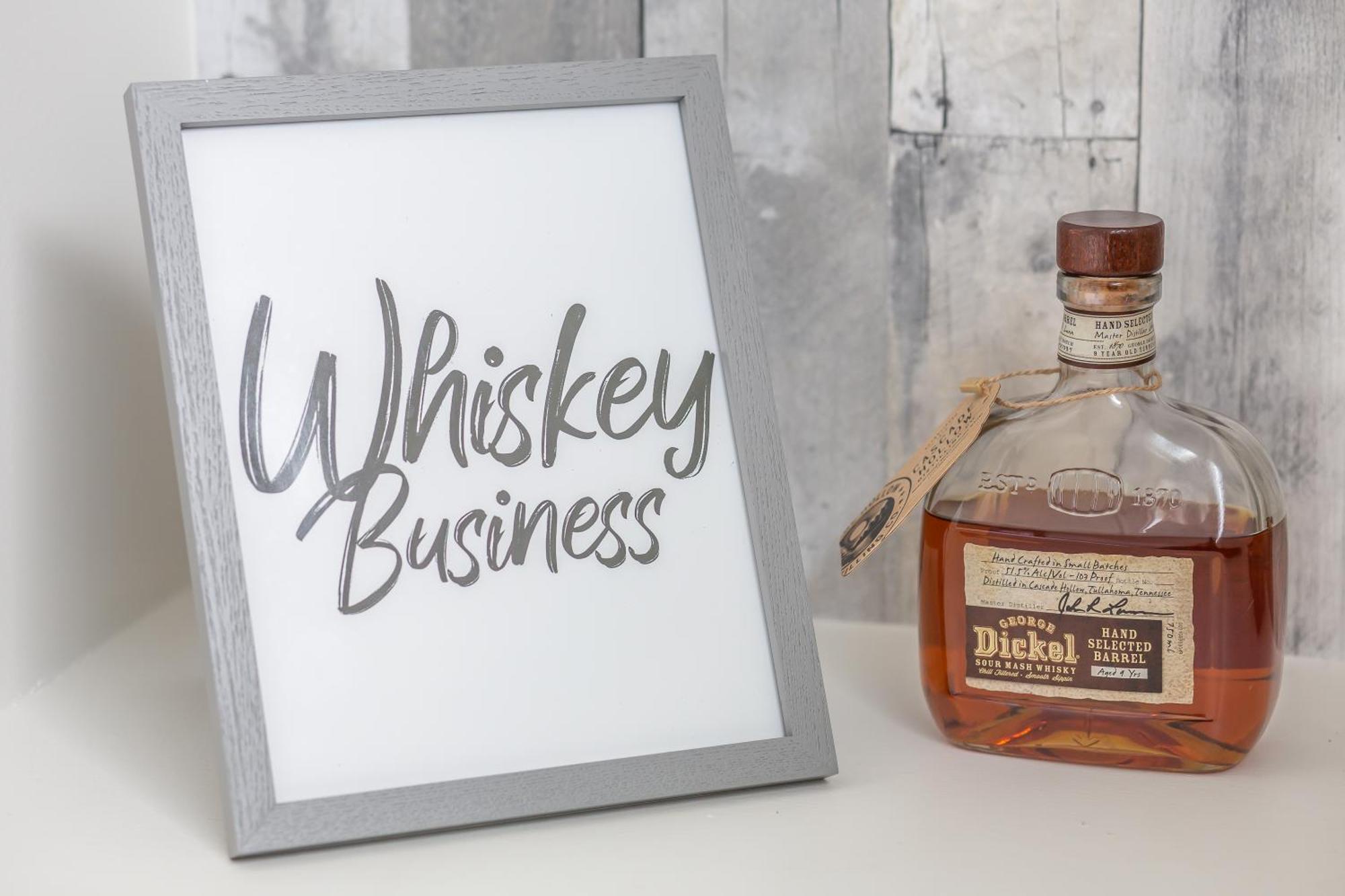 Whiskey House With Rooftop Golf, City Views! 8Min To Downtown! Sleeps 9! Нашвил Екстериор снимка
